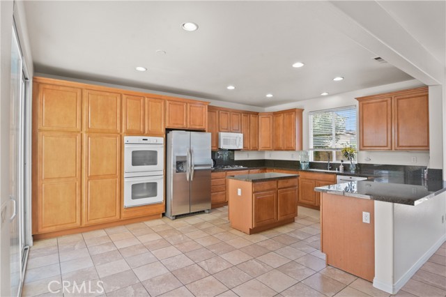 Detail Gallery Image 5 of 18 For 13957 San Aliso Ct, Corona,  CA 92880 - 6 Beds | 3/1 Baths