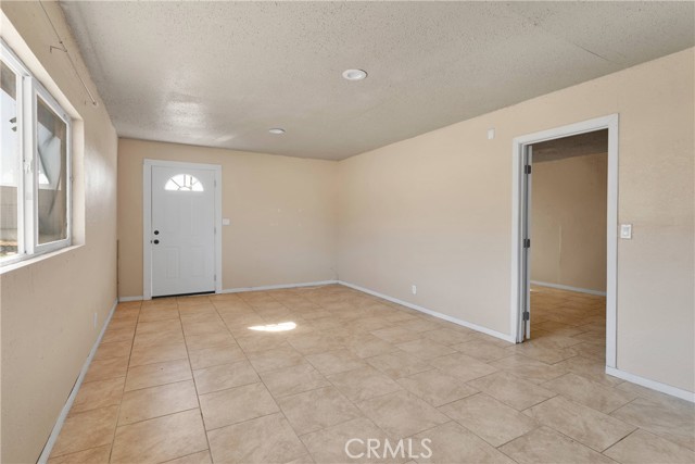 Detail Gallery Image 4 of 32 For 30229 Bourbon Rd, Lucerne Valley,  CA 92356 - 1 Beds | 1 Baths