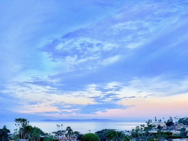384 Loma, Laguna Beach CA: https://media.crmls.org/medias/d56ad0a3-ca0a-4783-946d-7f676a630a81.jpg