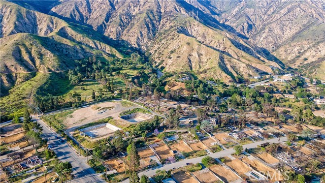 931 Alta Pine Drive, Altadena CA: https://media.crmls.org/medias/d56b12a1-8474-4de5-bec8-8e6c3cf176ba.jpg