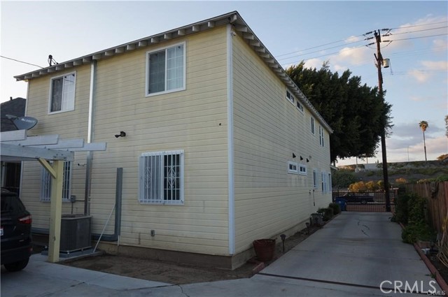 Detail Gallery Image 4 of 11 For 1770 1772 W 22nd St, Los Angeles,  CA 90007 - – Beds | – Baths