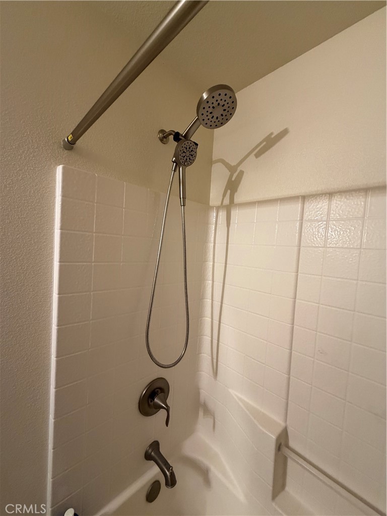 https://media.crmls.org/medias/d56be0ec-8df2-480d-86da-4d6122851b49.jpg?preset=X-Large