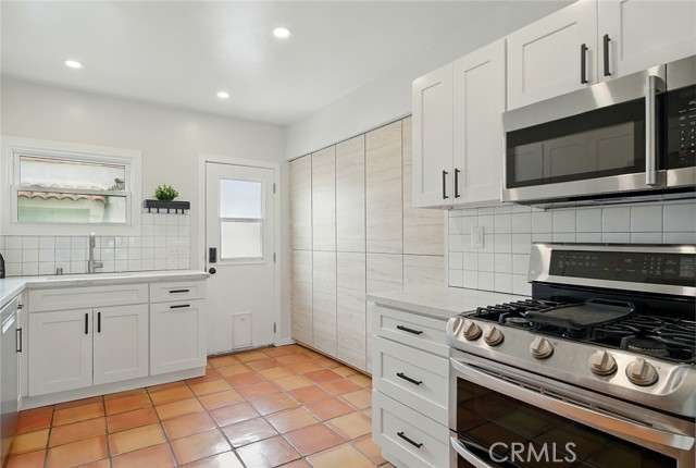2200 Pine Avenue, Long Beach CA: https://media.crmls.org/medias/d56bf3e8-448b-4a52-ad61-c0a3f2d6933a.jpg