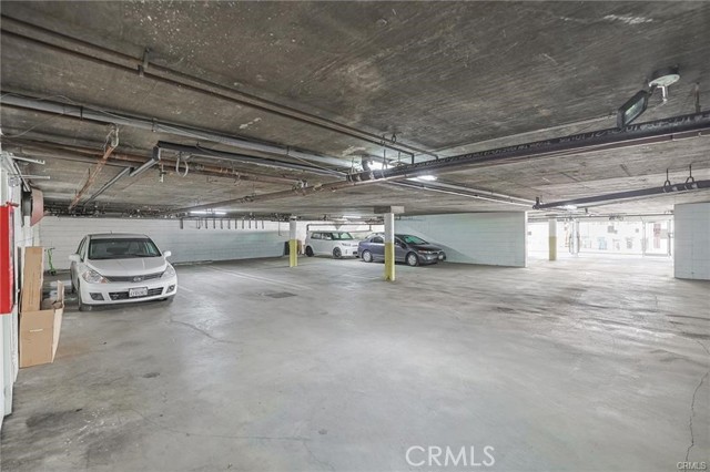 Detail Gallery Image 4 of 13 For 4406 Cahuenga Bld #203,  Toluca Lake,  CA 91602 - 2 Beds | 2 Baths