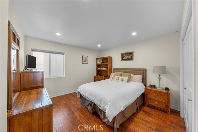 Detail Gallery Image 18 of 27 For 760 Manhattan Beach Blvd #B,  Manhattan Beach,  CA 90266 - 3 Beds | 3 Baths