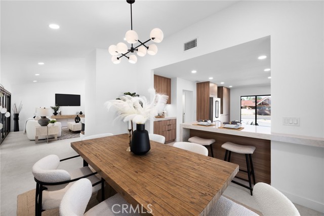 1975 E Mark Leslie, Palm Springs, CA 92264