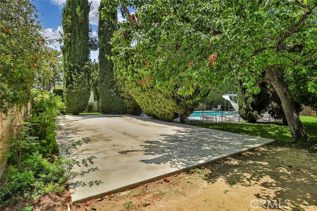 17313 Citronia Street, Northridge CA: https://media.crmls.org/medias/d56f6080-7184-4580-a44c-d06b779de437.jpg