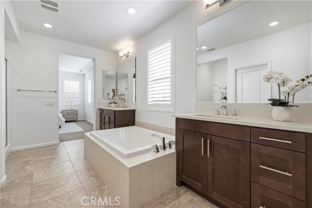 Detail Gallery Image 15 of 33 For 20650 Huntley, Saugus,  CA 91350 - 4 Beds | 3 Baths