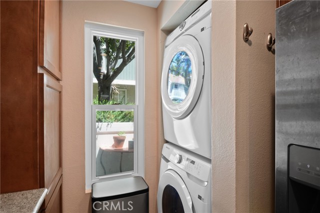 101 Abbeywood Lane, Aliso Viejo CA: https://media.crmls.org/medias/d56fa274-993a-4038-99a8-dbee424ae2b6.jpg