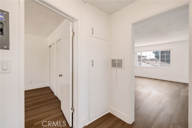 11726 Freeman Avenue, Hawthorne CA: https://media.crmls.org/medias/d56fb5f3-5eae-4623-b4f6-8dbe8cd59f0c.jpg
