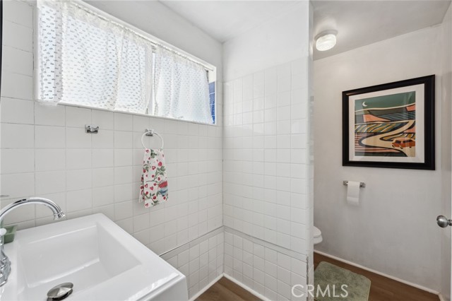 Detail Gallery Image 12 of 42 For 318 E 11th St, Pomona,  CA 91766 - 5 Beds | 2/1 Baths