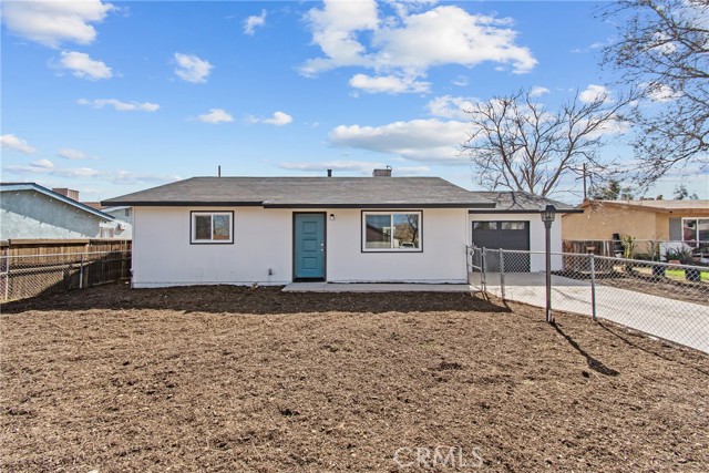 16245 Pine Street, Hesperia CA: https://media.crmls.org/medias/d57086c8-e5c3-430f-b70b-8f68ee4347e8.jpg