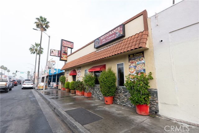 5949 Whittier, Los Angeles CA: https://media.crmls.org/medias/d570f91e-bd31-49bb-a672-431c50240461.jpg