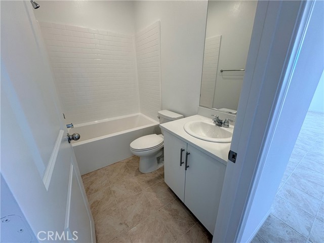 Detail Gallery Image 10 of 16 For 65187 Avenida De Nuves, Desert Hot Springs,  CA 92240 - 4 Beds | 3 Baths