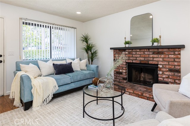 1626 S Mayflower Avenue, Monrovia CA: https://media.crmls.org/medias/d571ba03-2129-4fca-87cf-1f03ccc74236.jpg