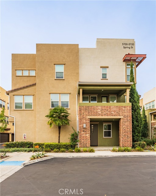 Detail Gallery Image 3 of 16 For 5720 Spring St, Buena Park,  CA 90621 - 4 Beds | 3/1 Baths