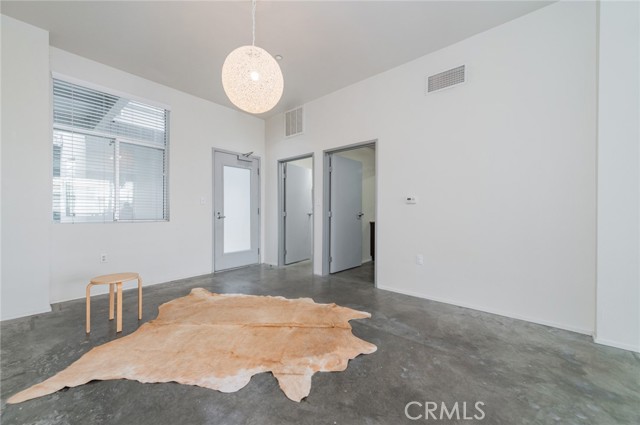 Detail Gallery Image 11 of 30 For 116 S Harbor Bld #102,  Anaheim,  CA 92805 - 2 Beds | 2/1 Baths