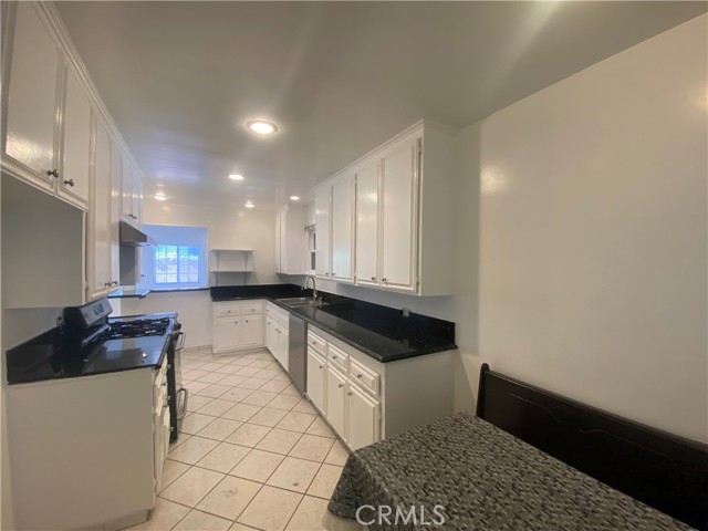 21601 Palos Verdes Boulevard, Torrance CA: https://media.crmls.org/medias/d5720adc-b0d4-47d1-9135-6129a19eb657.jpg