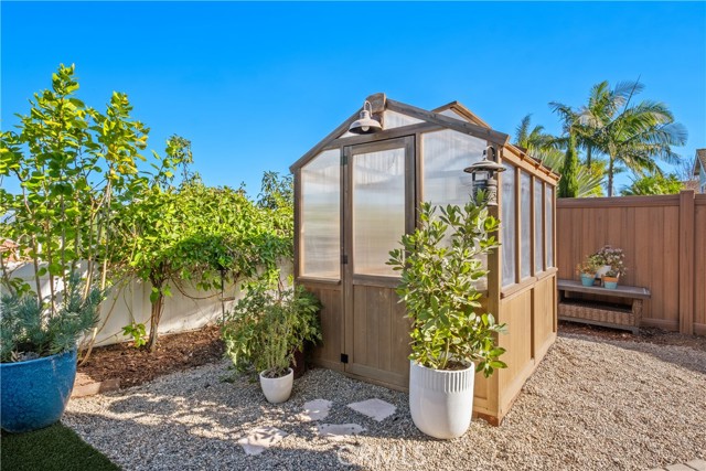 Professional Greenhouse with water and electricity.