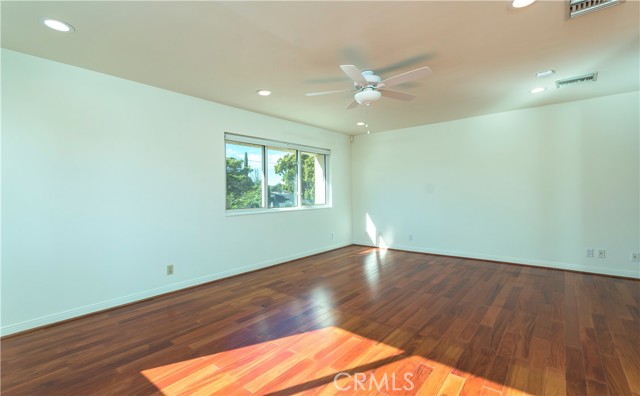 Detail Gallery Image 37 of 50 For 251 N Whitnall, Burbank,  CA 91505 - 4 Beds | 3 Baths