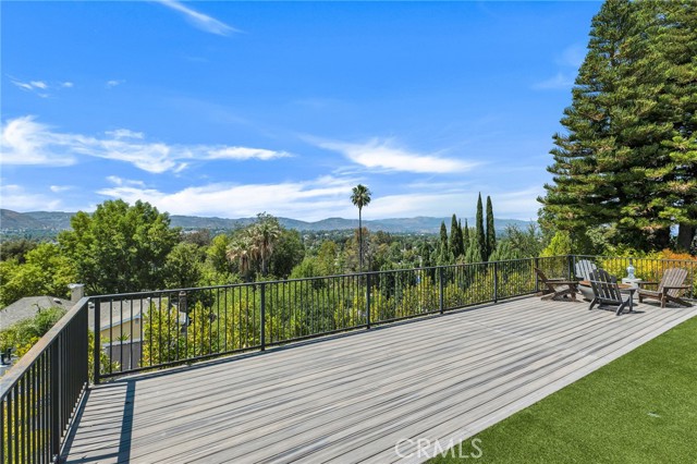 23241 Aetna Street, Woodland Hills CA: https://media.crmls.org/medias/d572ce50-ecb7-4245-a225-2689ff6e6004.jpg