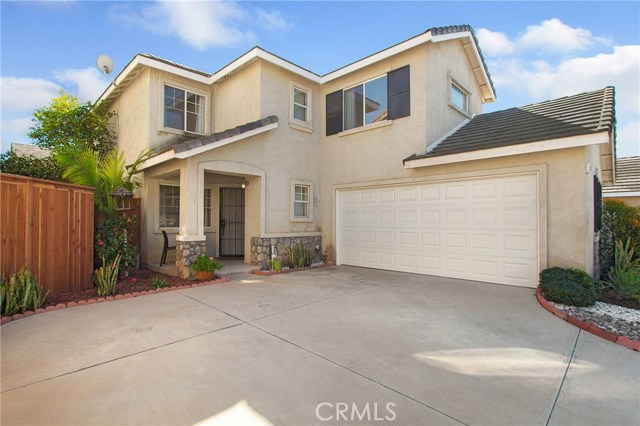 891 Clover Ln, Corona, CA 92878