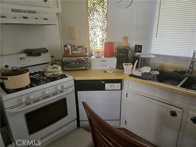 Detail Gallery Image 13 of 24 For 1045 S Elk St, Hemet,  CA 92543 - 3 Beds | 2 Baths