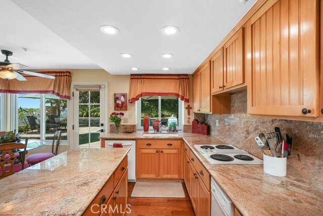 28606 Vista Ladera, Laguna Niguel CA: https://media.crmls.org/medias/d5742eff-0e2e-4380-a994-0a08d1418532.jpg