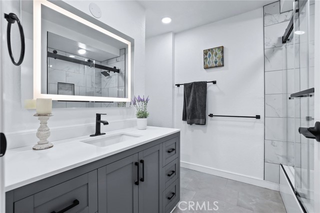 Detail Gallery Image 14 of 25 For 4424 Deanwood Dr, Woodland Hills,  CA 91364 - 5 Beds | 5/1 Baths