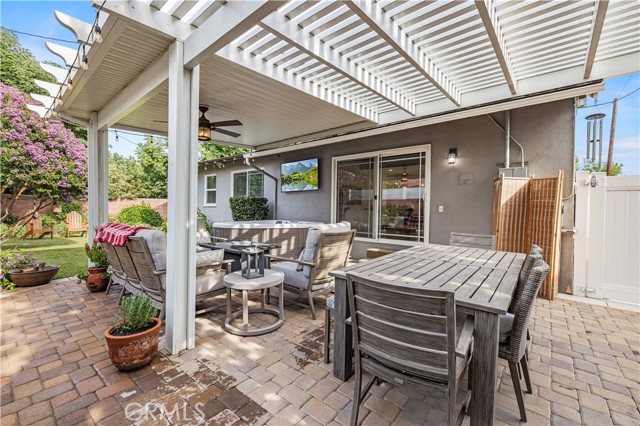 17955 Archwood Street, Reseda CA: https://media.crmls.org/medias/d5746233-4184-4e87-be28-47ae48df9654.jpg