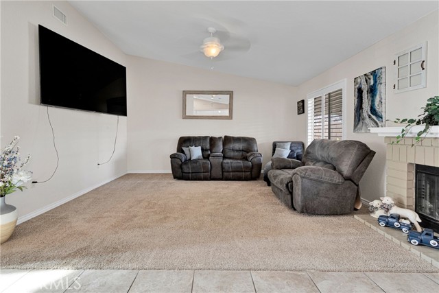 Detail Gallery Image 11 of 33 For 14324 Encanto Dr, Victorville,  CA 92392 - 3 Beds | 2 Baths