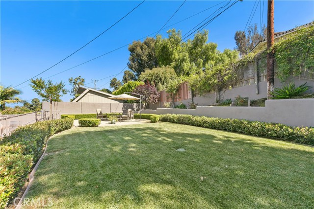 Another photo of Upper Yard toward Upper Patio