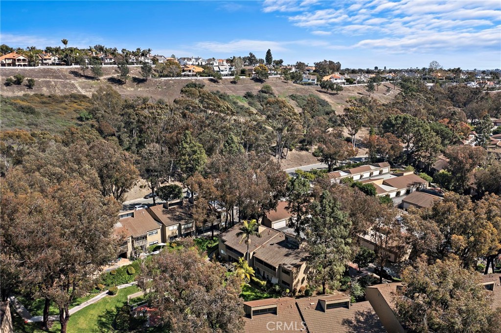 https://media.crmls.org/medias/d5762453-55be-4019-9dcd-21d01b488eb2.jpg?preset=X-Large