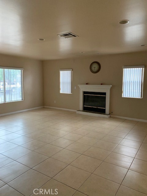 Detail Gallery Image 4 of 18 For 3007 Olive St, Huntington Park,  CA 90255 - 4 Beds | 2 Baths