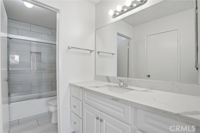 Detail Gallery Image 16 of 21 For 27657 Ironstone Dr #1,  Canyon Country,  CA 91387 - 3 Beds | 3 Baths