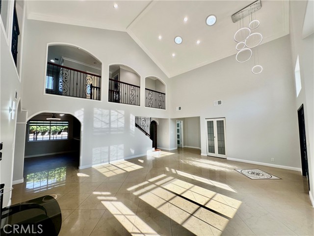 Detail Gallery Image 8 of 56 For 10760 Des Moines Ave, Porter Ranch,  CA 91326 - 3 Beds | 2/1 Baths