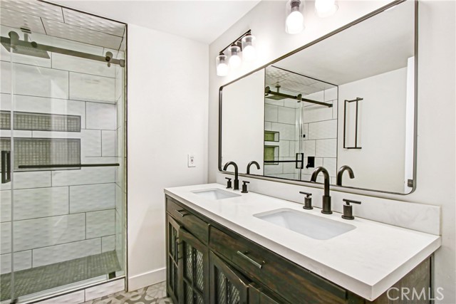 Detail Gallery Image 11 of 25 For 458 Termino, Corona,  CA 92879 - 4 Beds | 2 Baths