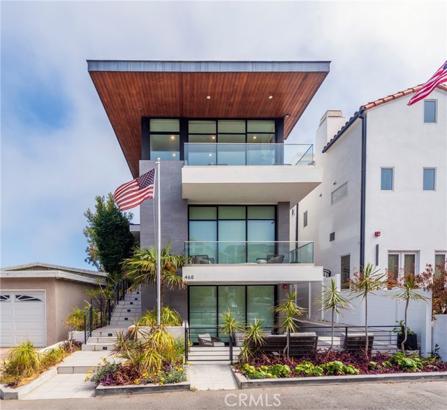 Detail Gallery Image 2 of 37 For 468 30th St, Manhattan Beach,  CA 90266 - 5 Beds | 5/1 Baths