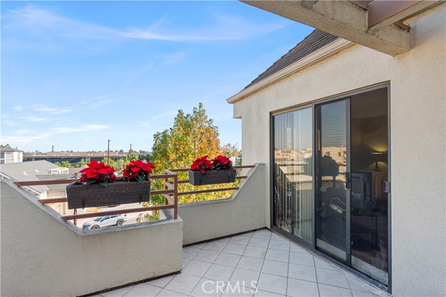 Detail Gallery Image 10 of 12 For 3913 N Virginia Rd #302,  Long Beach,  CA 90807 - 2 Beds | 2 Baths