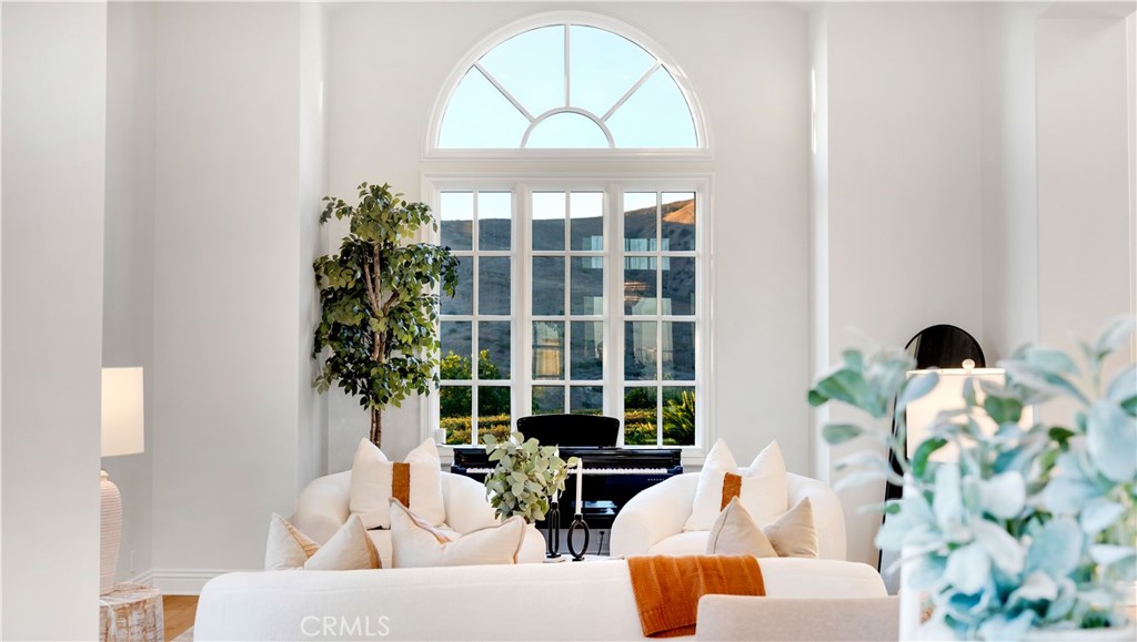https://media.crmls.org/medias/d577e2d1-9f5e-4dca-9650-87846dd9f53c.jpg?preset=X-Large