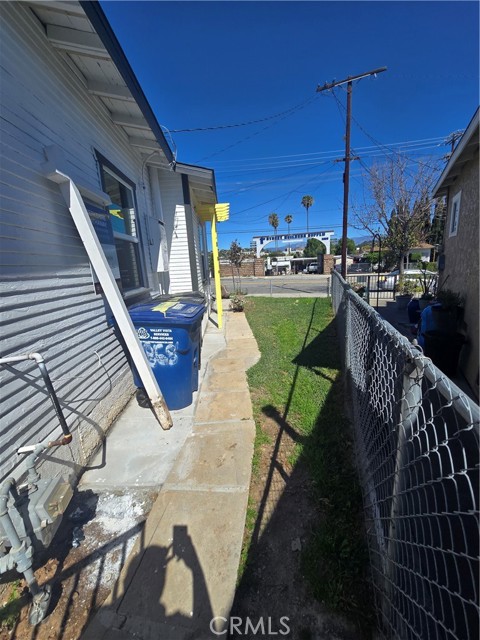 Detail Gallery Image 21 of 23 For 3868 E 1st, Los Angeles,  CA 90063 - 2 Beds | 1 Baths