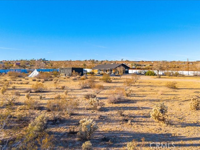 4044 Polaris Avenue, Joshua Tree CA: https://media.crmls.org/medias/d579d67e-d3ad-428b-899a-91c63729ec2c.jpg