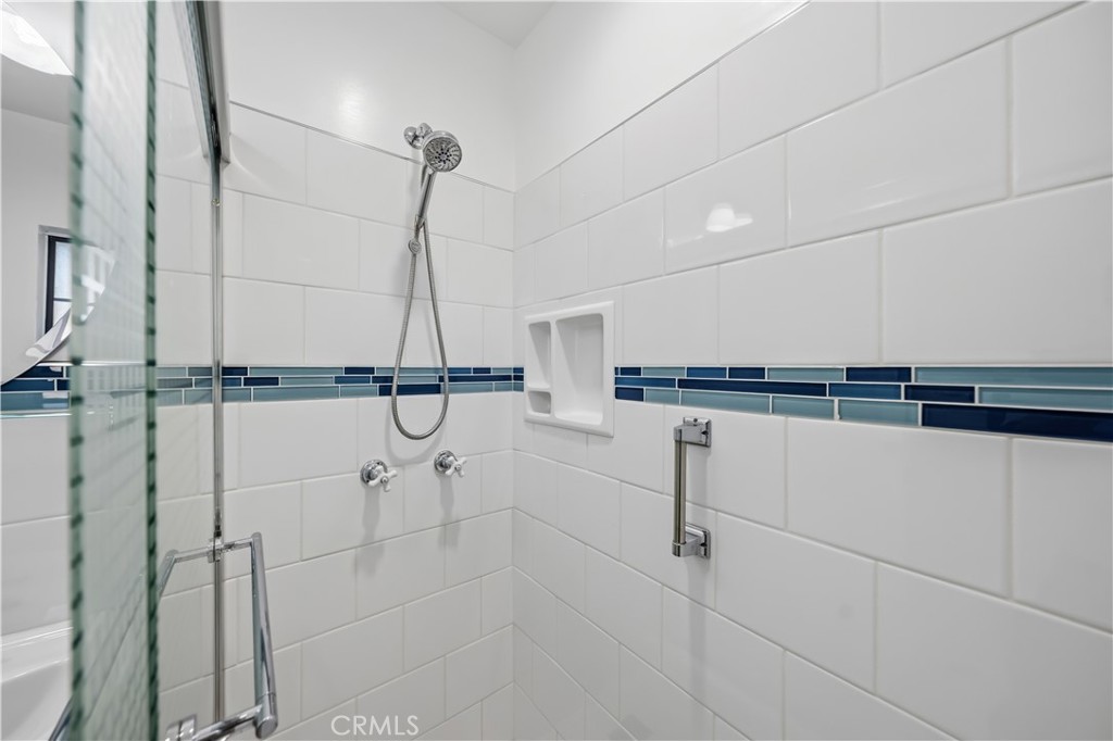 https://media.crmls.org/medias/d57a8ebf-64b1-4caf-865d-a7c94b7b353c.jpg?preset=X-Large