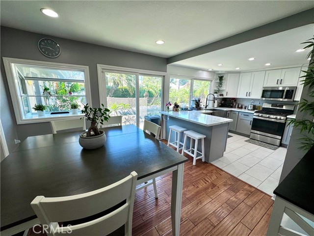 Detail Gallery Image 11 of 57 For 629 E Riverview Ave, Orange,  CA 92865 - 4 Beds | 2 Baths