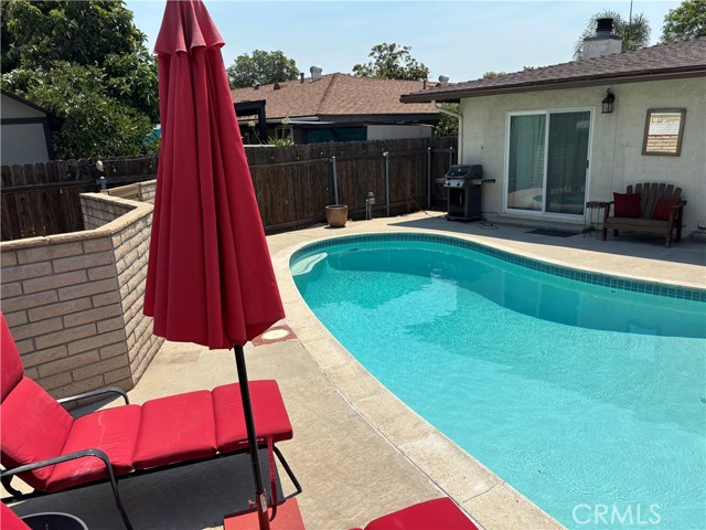 389 E Rancho Road, Corona CA: https://media.crmls.org/medias/d57b43e0-2c86-4c2a-b992-51a5c851cd36.jpg