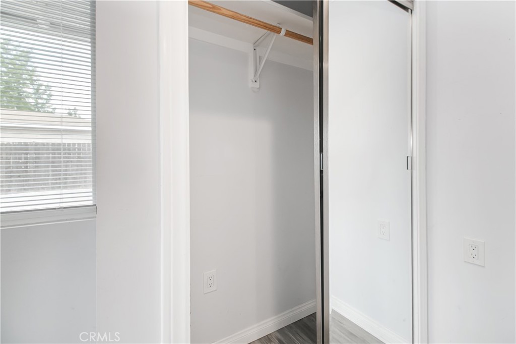 https://media.crmls.org/medias/d57bc351-9f9e-49a4-9b03-b03dc0c8e179.jpg?preset=X-Large