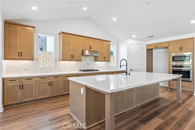 30105 Hillside Place, Castaic CA: https://media.crmls.org/medias/d57c47f4-769d-4fcb-a80c-f656a2a51392.jpg