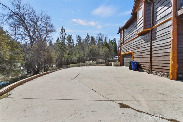 858 Fox Tower Way, Big Bear Lake CA: https://media.crmls.org/medias/d57d35a4-2273-4585-91eb-3a9c2bef8d82.jpg
