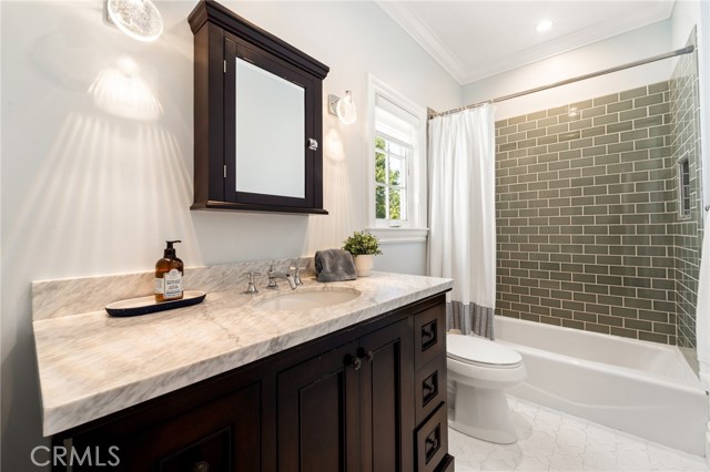 Detail Gallery Image 22 of 31 For 4469 Stern Ave, Sherman Oaks,  CA 91423 - 5 Beds | 5 Baths