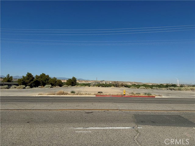 Detail Gallery Image 3 of 4 For 16916 Stoddard Wells Rd, Victorville,  CA 92395 - – Beds | – Baths